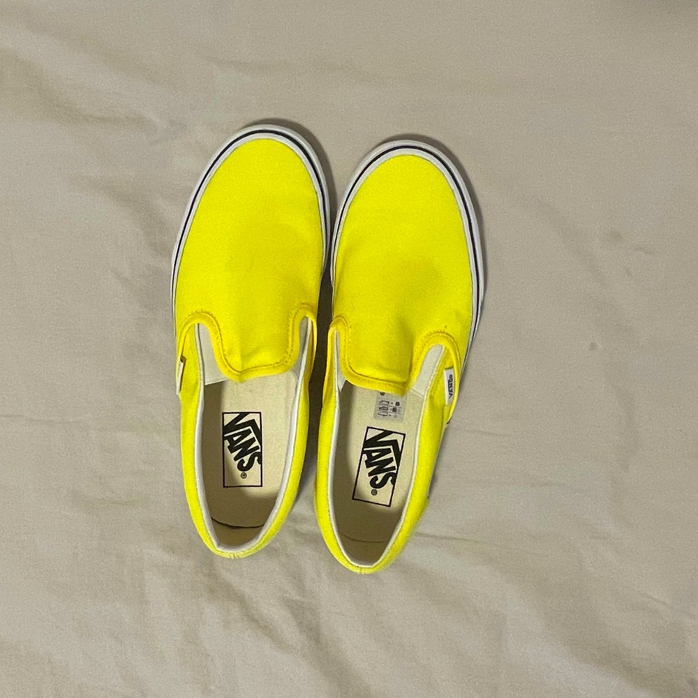 Brand new Vans Classic Slip-On | Lemon Tonic/True White Size (M 6.0 W 7.5)